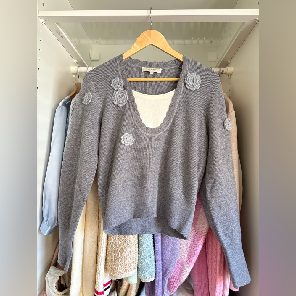 Elegant Gray V-Neck Sweater with Floral Accents